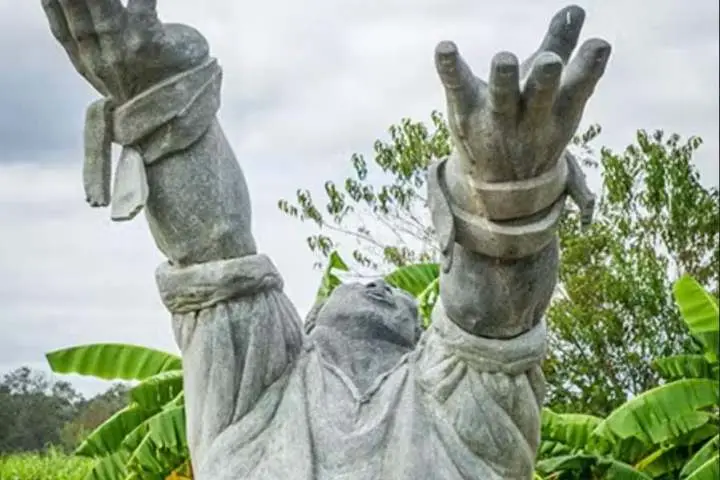 New Orleans Whitney Plantation & Swamp Kayak Tour Combo
